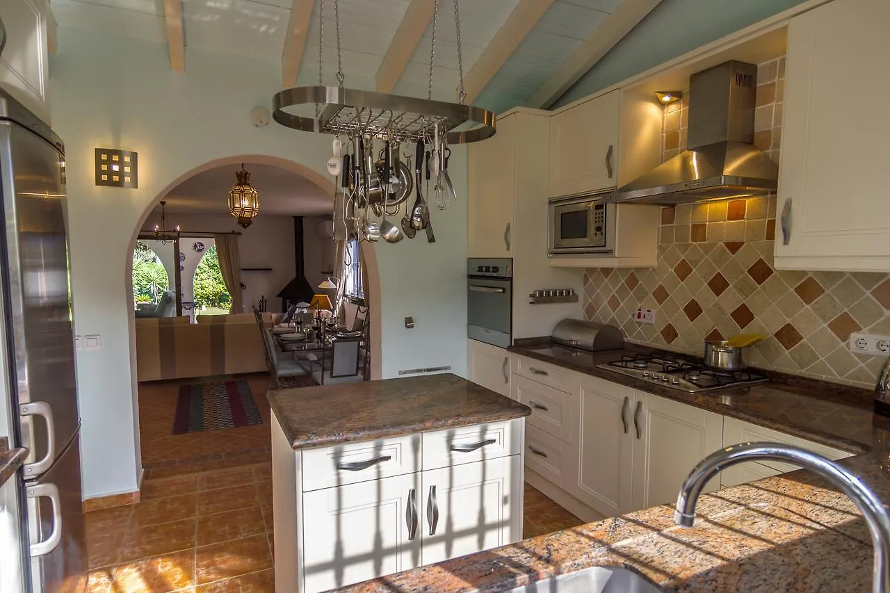 Villa Mika Estepona Private Pool - Barbecue - Wifi