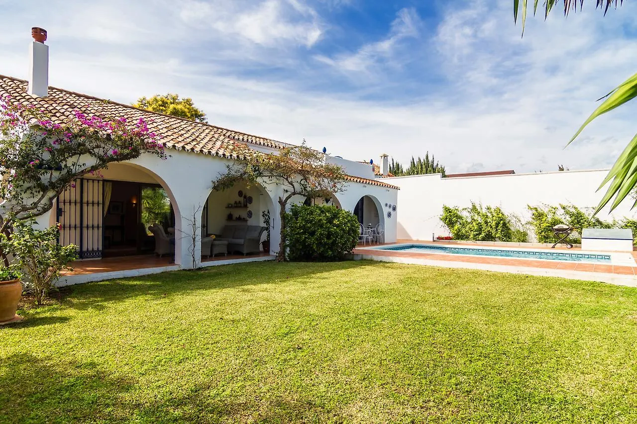 Villa Mika Estepona Private Pool - Barbecue - Wifi