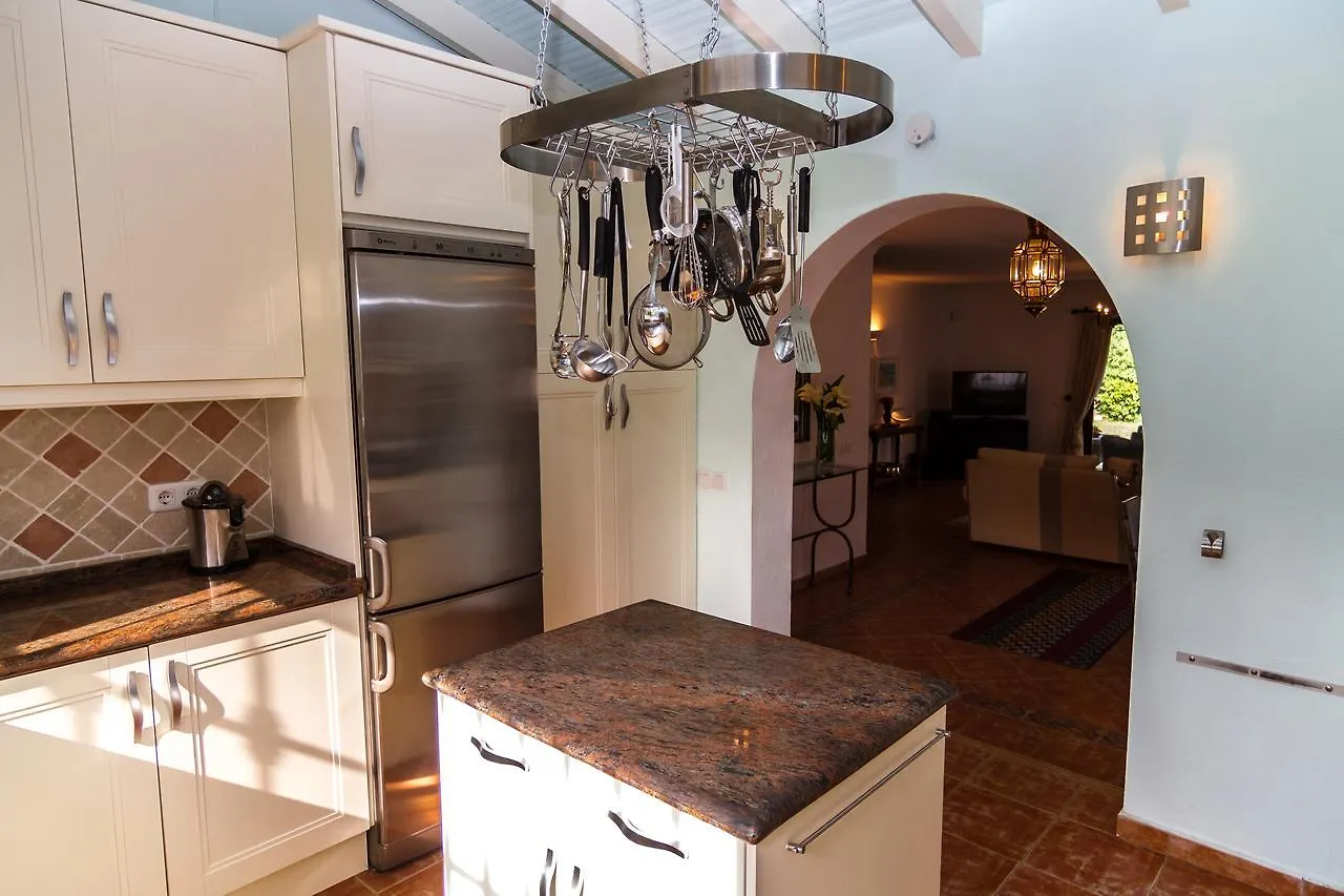 Villa Mika Estepona Private Pool - Barbecue - Wifi 0*,  Spain